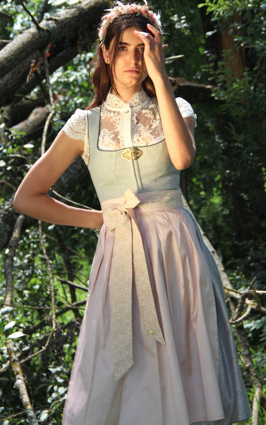 Dirndl Mila mit Jaquardband NEU