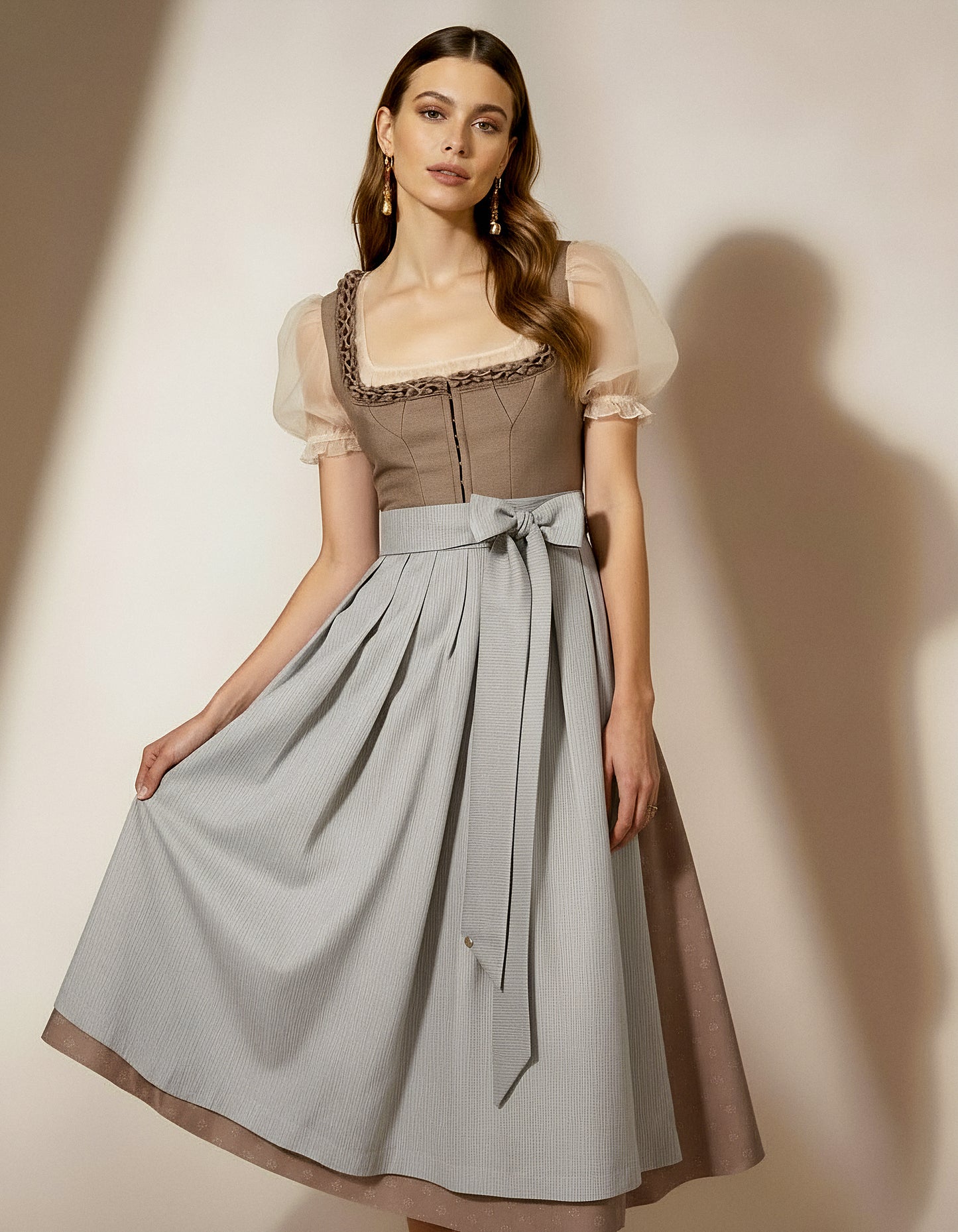 Dirndl Ina mit Froschgoscherl