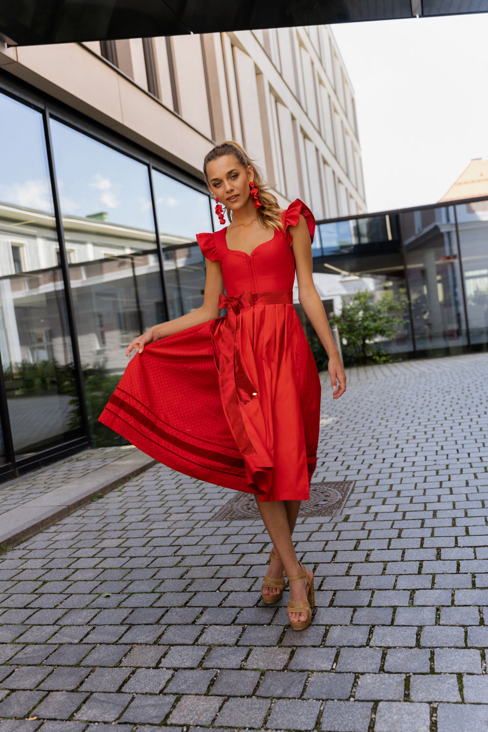 Dirndl Marie mit abnehmbarem Flügelarm