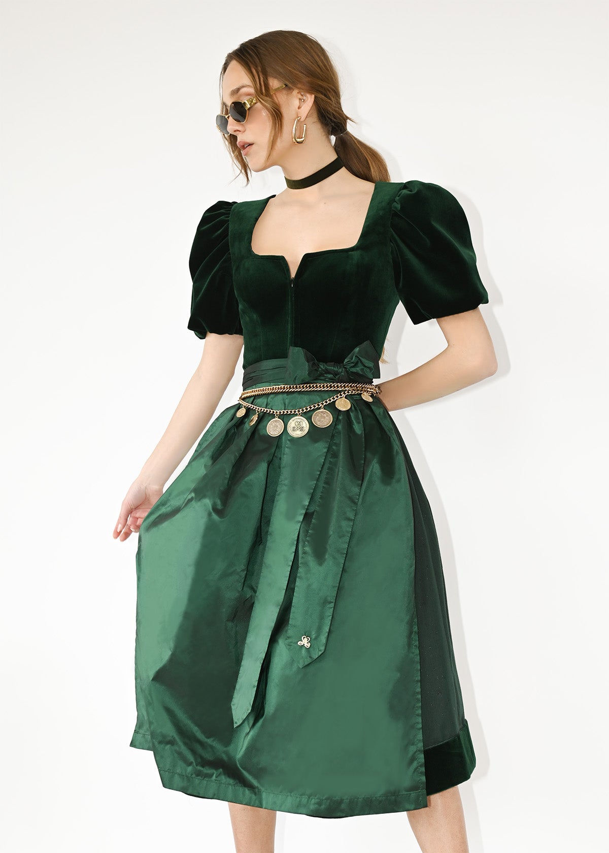 Samtdirndl Arina mit Puffarm