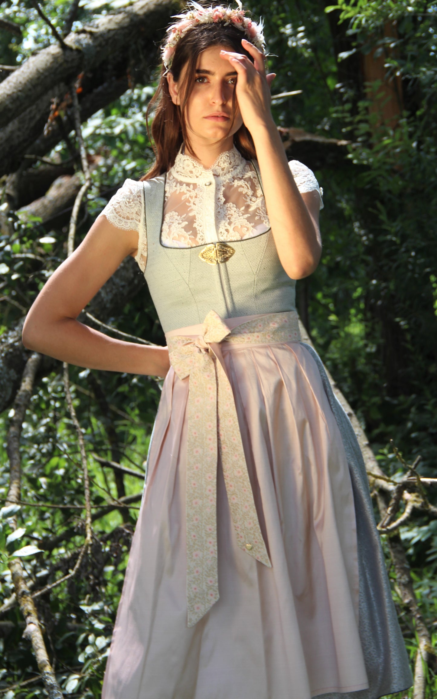 Dirndl Mila mit Jaquardband NEU