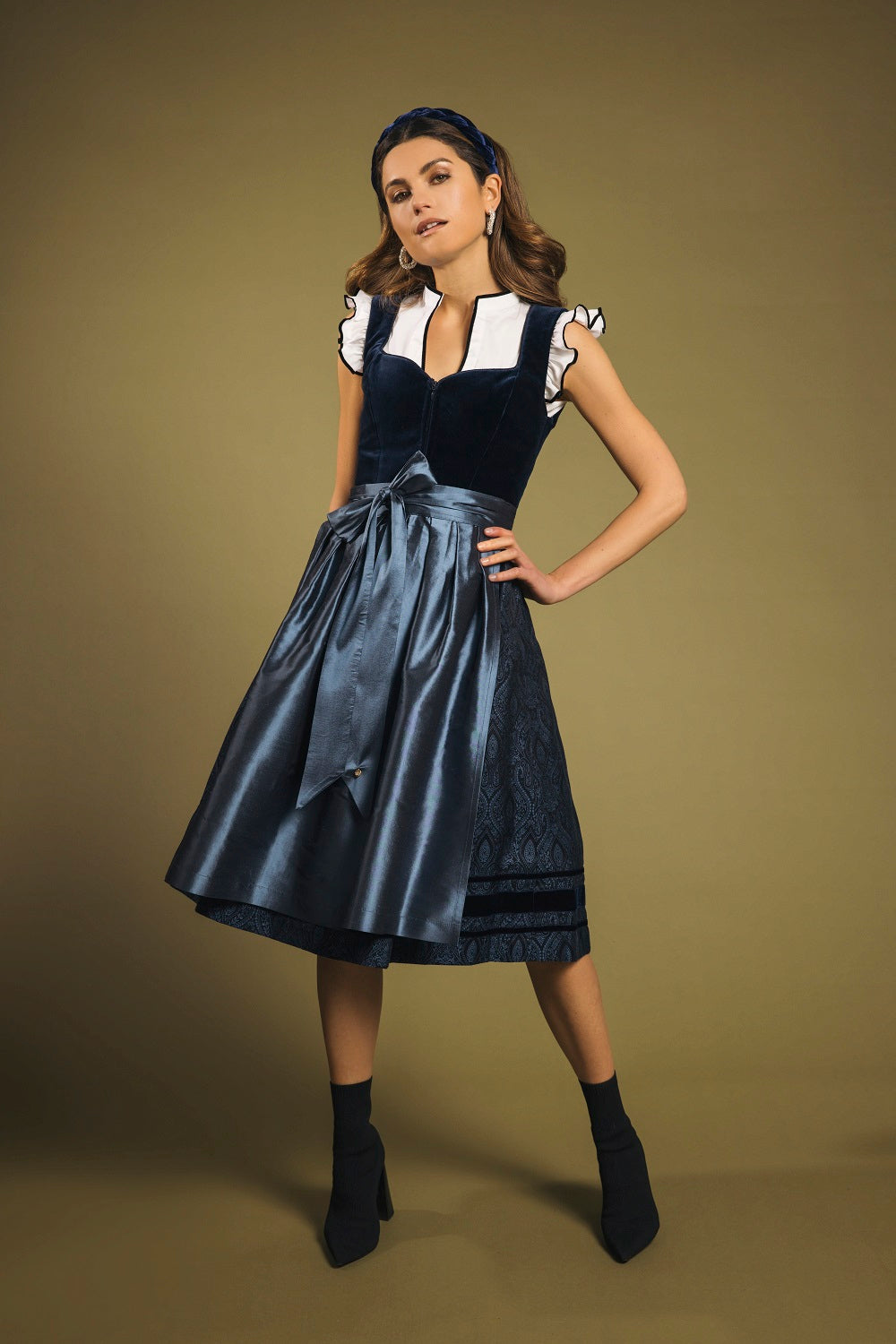 Samtdirndl Melissa mit abknöpfbarem Arm