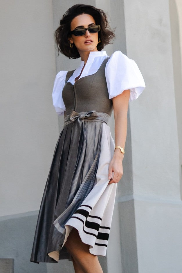 Dirndl Marie mit abnehmbarem Flügelarm